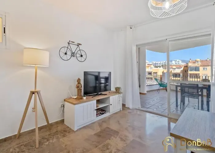 Cerca De La Playa En Lagunas De Mijas *