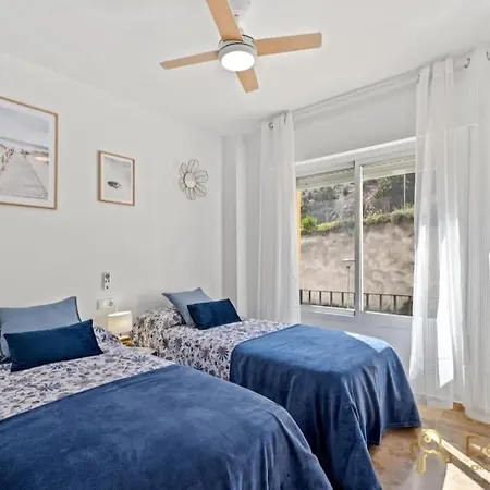 Cerca De La Playa En Lagunas De Mijas *