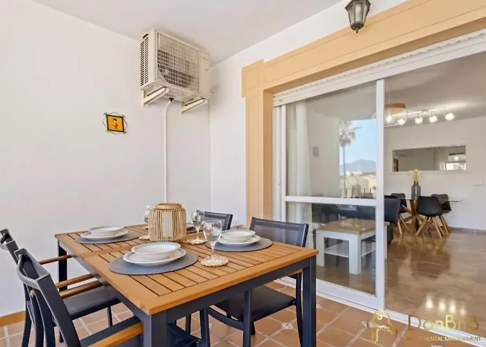 Cerca De La Playa En Lagunas De Mijas Fuengirola