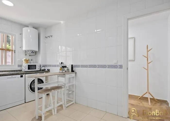 Cerca De La Playa En Lagunas De Mijas *